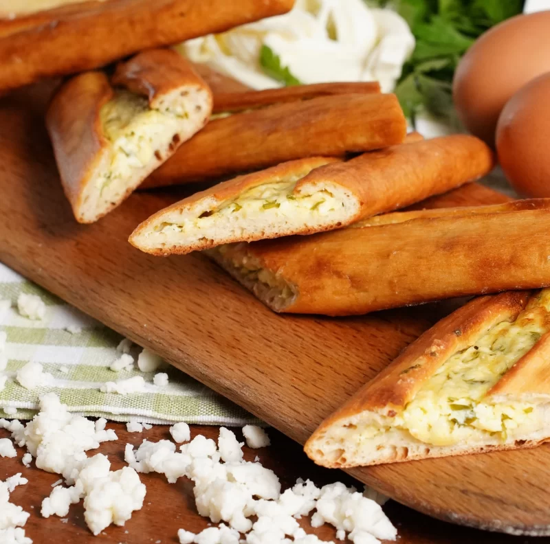 Peynirli Özel Karışım Kapalı Uzun Pide